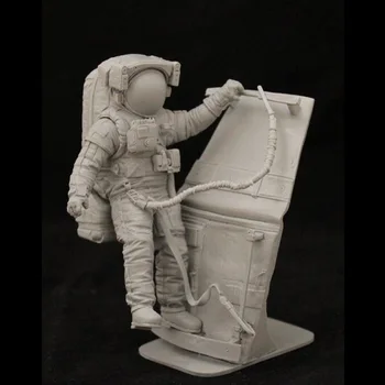 1/24 skalės liejimo dervos figūrinio modelio surinkimo rinkinys Astronautas apima platformą Nedažytas nemokamas pristatymas
