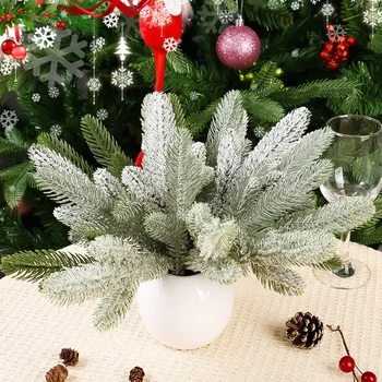 Kalėdinė dekoracija Dirbtinės pušies šakos Putos Snaigės pušys Spygliai 