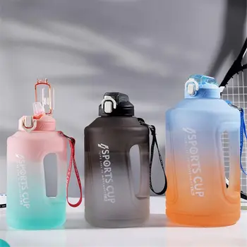 sportinio vandens butelio gradiento didelės talpos vandens butelis su laiko žymekliu ir kabančia virve aukštos kokybės virdulys Žygio gėrimo indai